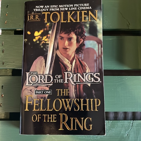 Lord of the Rings Book Trilogy - Picture 2 of 4